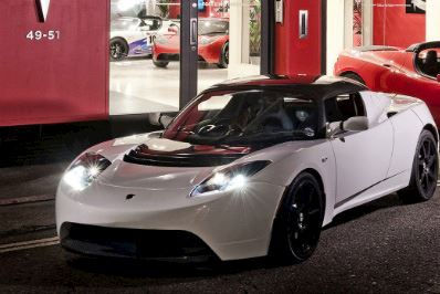 tesla-roadster-omslag-01